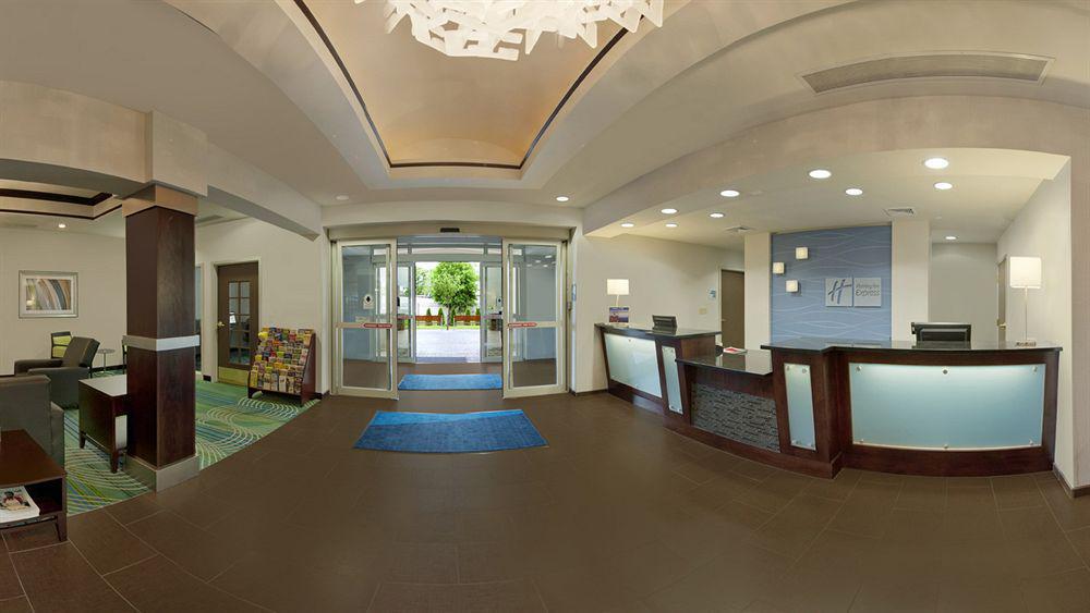 Express And Stroudsburg-poconos By Ihg Resort Stroudsburg