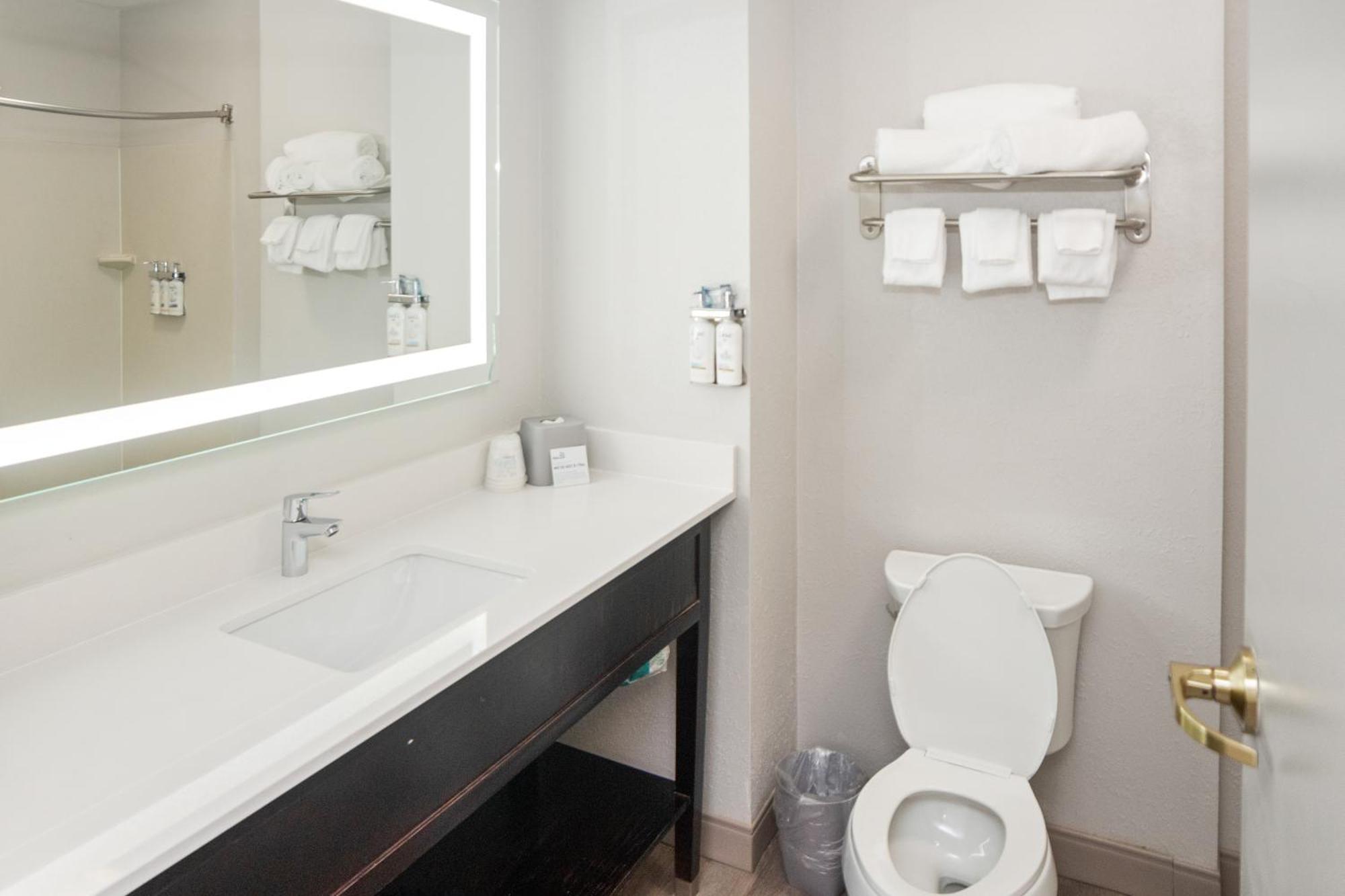 Express And Stroudsburg-poconos By Ihg 3*