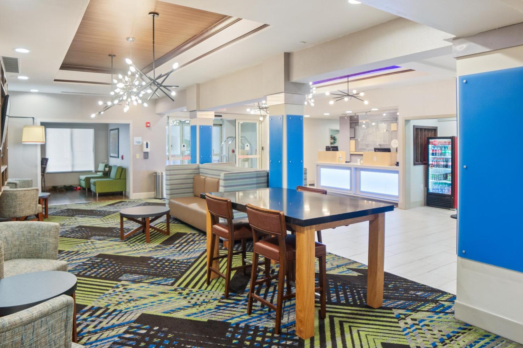 Express And Stroudsburg-poconos By Ihg