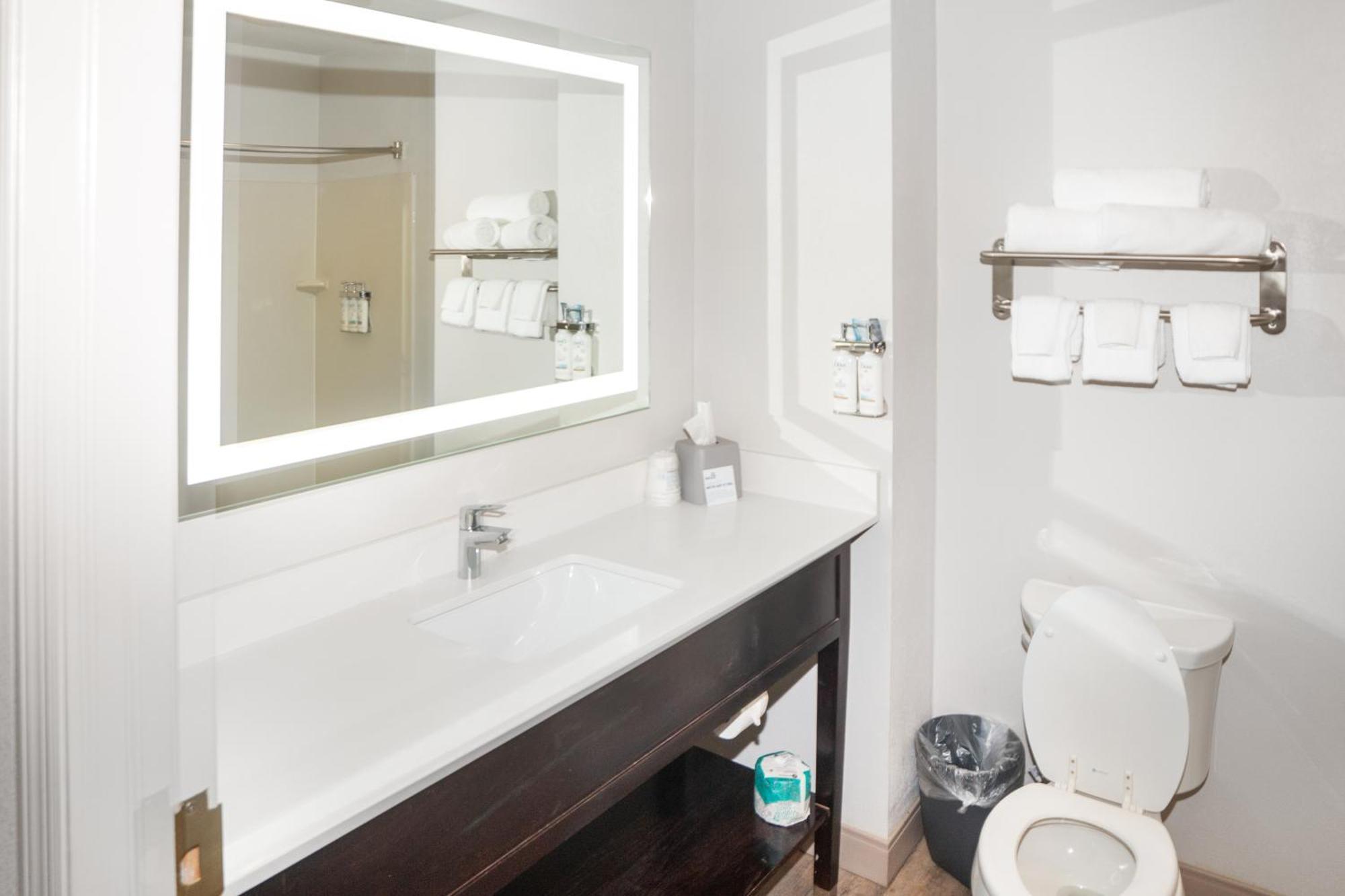 Express And Stroudsburg-poconos By Ihg