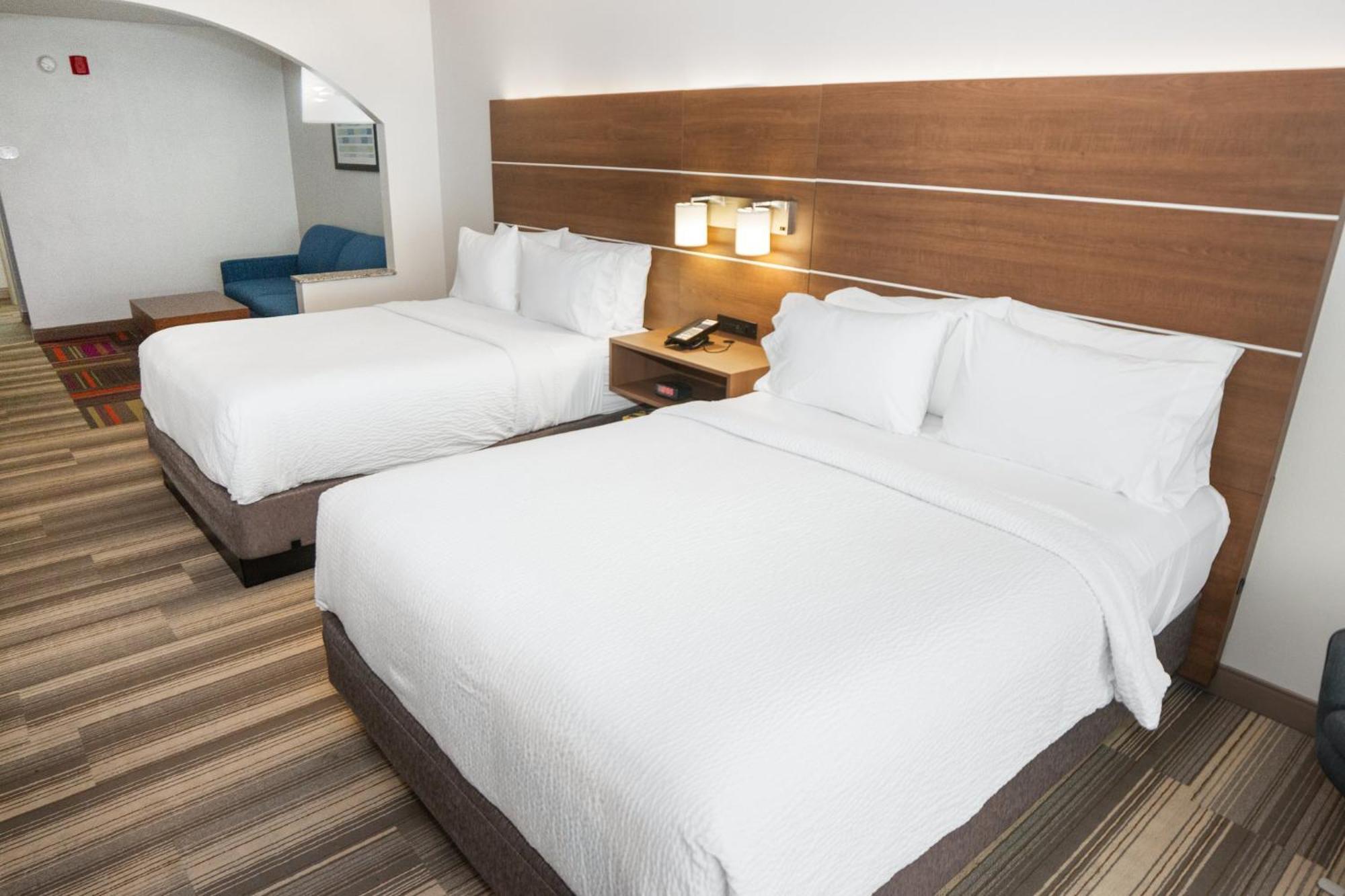 Express And Stroudsburg-poconos By Ihg 3*