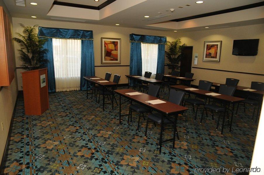 Express And Stroudsburg-poconos By Ihg 3*